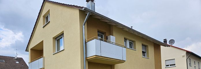 Отдельно стоящий двухквартирный дом в престижном месте на окраине Кёнигсбах-Штайна
