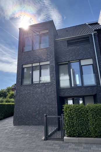 Primera ocupación, casa única de niveles divididos en Meerbusch-Büderich / Düsseldorf – Rückseite