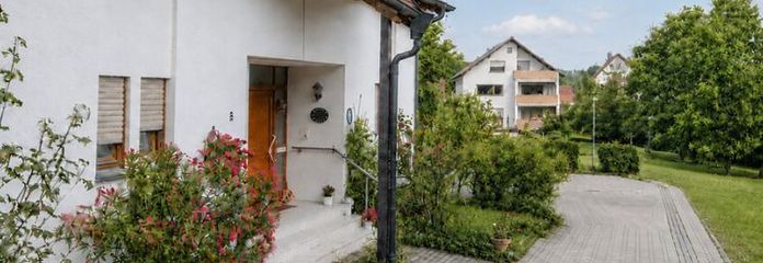 Attraktive Doppelhaushälfte in Ettlingen-Spessart!