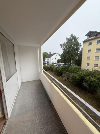 Luminoso appartamento di 3 locali con cucina e bagno a Oberhaunstadt – Ausblick
