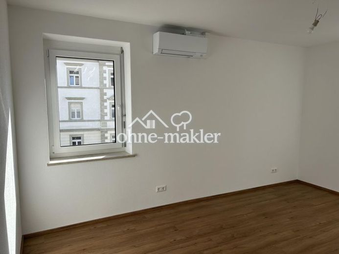 Vorankündigung: Neu sanierte 3 Zimmer Wohnung mit sonnigem Balkon, Aufzug, TG-Stellplätzen – Foto 1