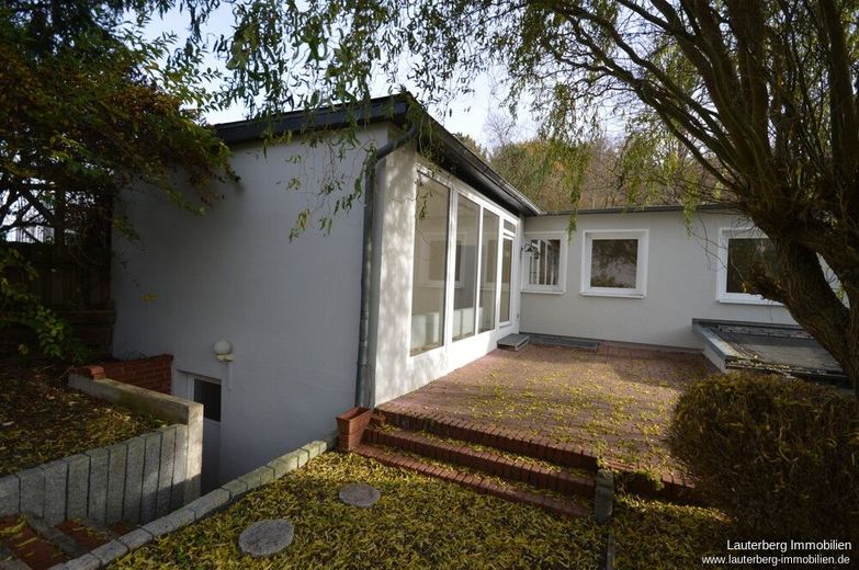 Viel Platz, viele Möglichkeiten: *Barrierefreier Bungalow* mit Einliegerwohnung in Geismar – Gartenansicht