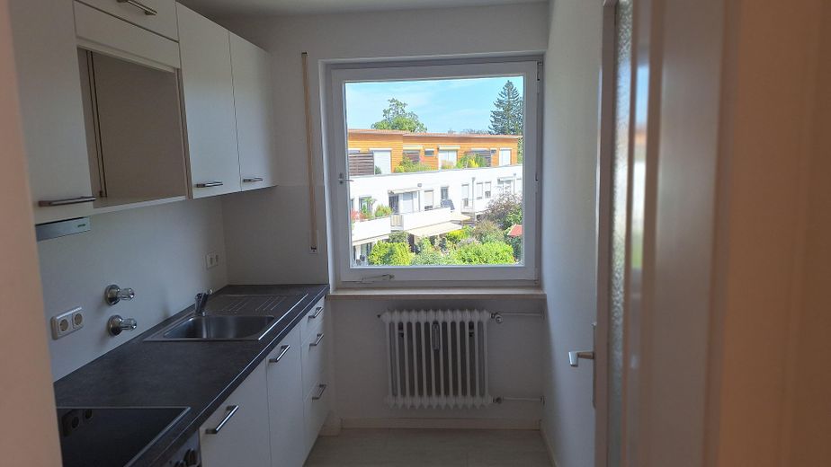 Schöne helle 1,5 Zimmer DG-Wohnung in ruhiger TOP-Lage – Küche