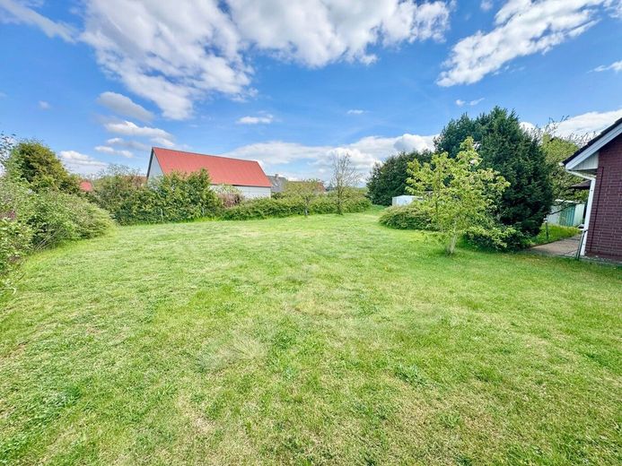 HORN IMMOBILIEN ++ Einfamilienhaus in Warlin bei Neubrandenburg – das Grundstück
