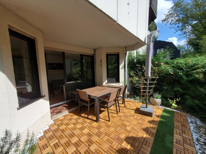 Apartamento amueblado con terraza soleada cerca del Havel, sin comisión – Foto 1
