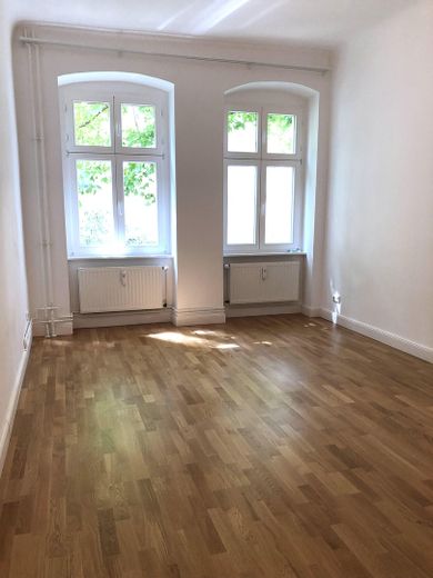 Stilvoll modernisierte Altbauwohnung mit Balkon im beliebten Florakiez – Schlafzimmer