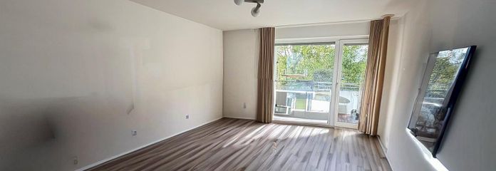 Spacious 3-room apartment (92 m²) with fitted kitchen for rent in Frankfurt-Fechenheim – wohnzimmer