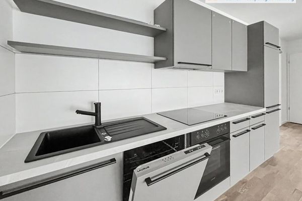 First occupancy of the modern 2-room apartment with balcony, fitted kitchen and underfloor heating in Nuremberg-Northeast