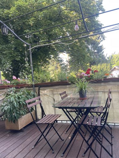 Eigentumswohnung in Berlin Hermsdorf – Terrasse Esstisch