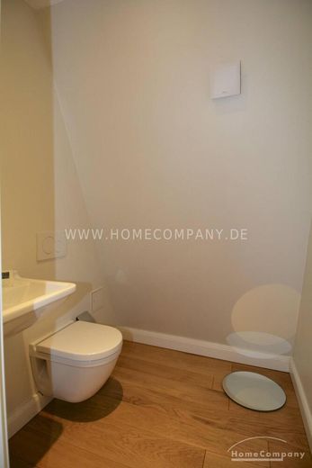 Appartamento duplex di lusso nel cuore di Charlottenburg, Berlino, arredato. – 421603f4b0cd1c3173add0813f0d49dbf72601d5.jpg