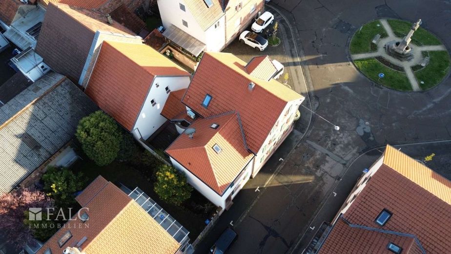 Top Investment, gepflegtes Mehrfamilienhaus in Wörth am Main – Ansicht von oben