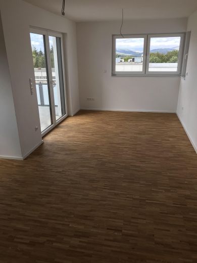 2 ZKB, WC, Einbauküche, Balkon, Keller, Neubau 2018 – Wohnzimmer