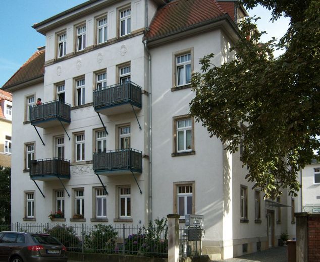 San. Altbau mit Balkon und EBK DD-West – Haus Stollestraße 27 (1)