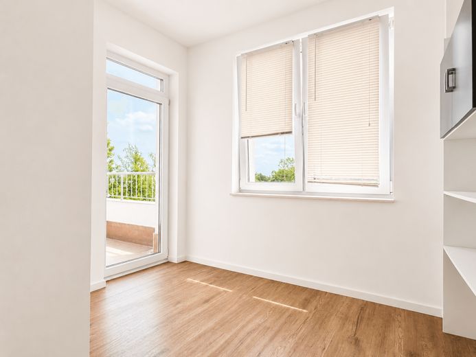 Nowoczesna powierzchnia biurowa / gabinetowa o powierzchni 91 m², 4 pokoje z kuchnią i łazienką w Glinde – Zimmer 3