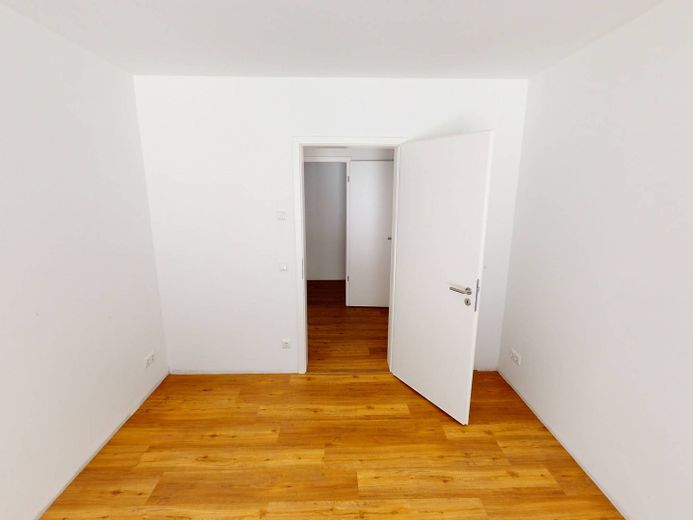 Helle 4-Zimmer-Wohnung mit EBK, 2 BÄDERN und TERRASSE im Neubauquartier FIELD 4 – Ansicht II: Schlafzimmer II