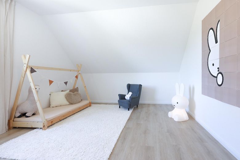 *** Provisionsfrei und sofort verfügbar: Moderne Doppelhaushälfte in toller Lage *** – Kinderzimmer OG
