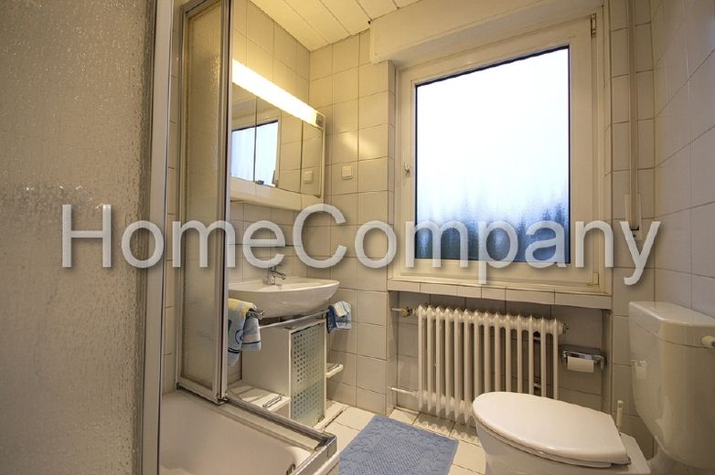 Gut ausgestattete Wohnung mit Echtholzparkett, Reinigungsservice, direkte Anbindung zur Uni – 5d8ef6b2656c449ebcb8884260f1db6688b4238d.jpg
