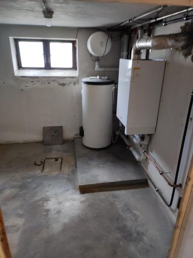 Kellerraum mit Heizung