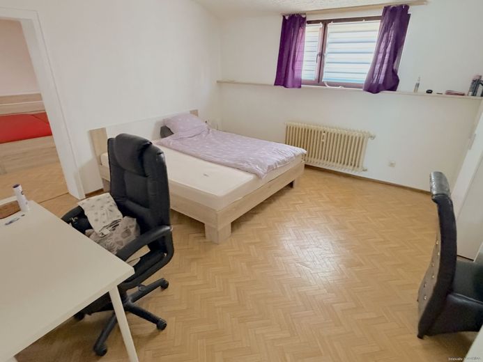Ein-Zweifamilienhaus in zentraler Lage  mit Gartenweitblick nach Püttlingen – Schlafen 1 DG