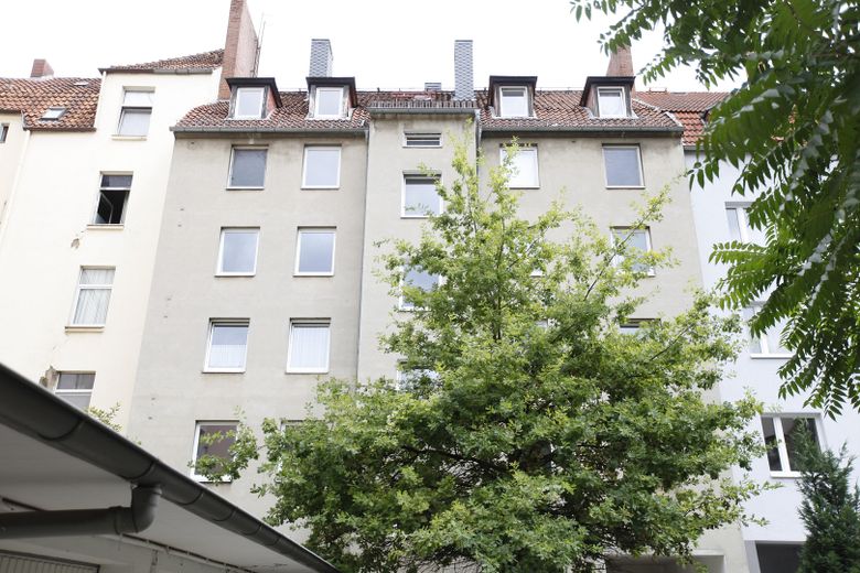 Schöne 2,5 Zimmer Wohnung (Nähe Hochschule Hannover) + Garage optional – Rückwärtige Fassade