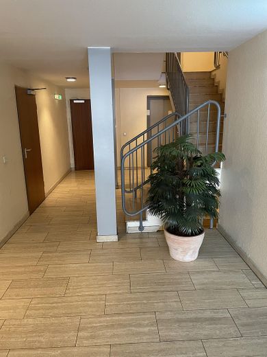 Von Privat sehr schöne & helle 2.5 ZKB in direkter Innenstadtlage – Foto 3