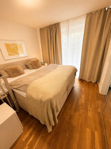 Lage! Lage! Lage! 2. Bezug kernsanierter Traumwohnung mit Gartenblick – Schlafzimmer