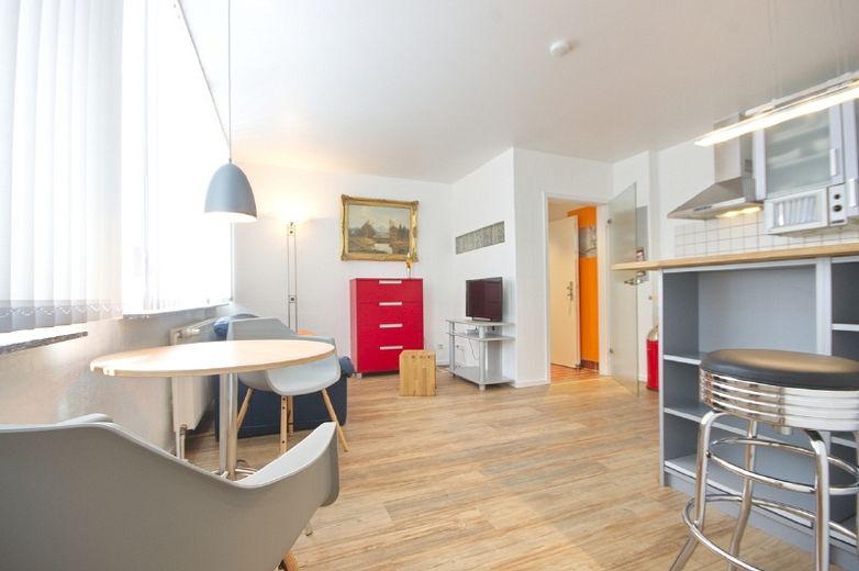 Modern und gut ausgestattete Ferienwohnung mit Internetzugang, gutes und ruhiges Wohnumfeld, Grenze Moers – 1383e036aaa6e8eb4b6b8a529323ac5e65af6ff5.jpg