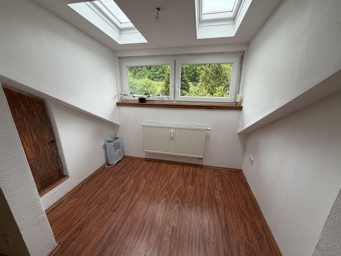 Schöne helle 97m2 große Maisonette Wohnung in Wiesloch-Baiertal – Flur DG