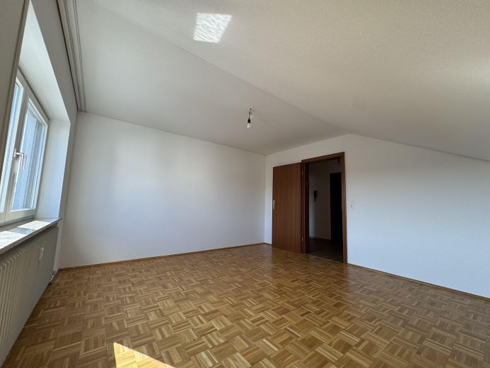 Helle, geräumige und frisch sanierte 2,5 Zimmer-Dachgeschosswohnung – Foto 17