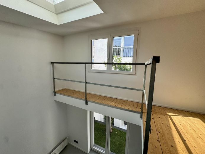 Exklusives Hinterhof-Loft mit Garten, Terrasse & Galerie | Erstbezug | Flingern – Galerie