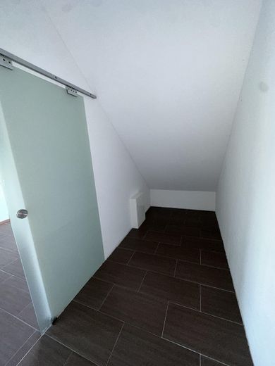 3.OG begehbarer Kleiderschrank