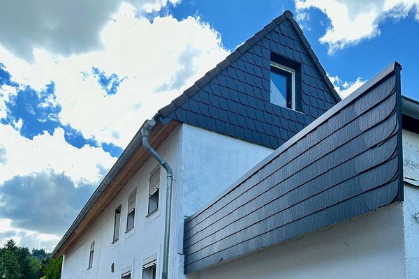 Sanierungsbedürftiges Haus mit großem Grundstück