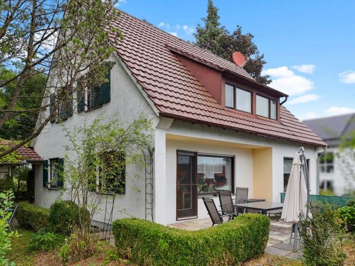 Perle in grünem Paradies (1.128 m²) - Geltendorf – Foto 1