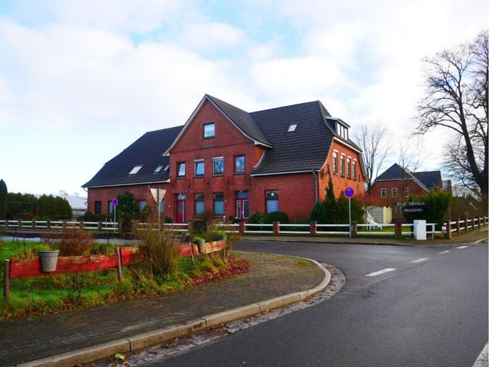 Mehrfamilienhaus mit 6 WE & viel Potenzial in 25767 Bunsoh zu verkaufen (bis zu 57.000€ Miete) – Foto 1