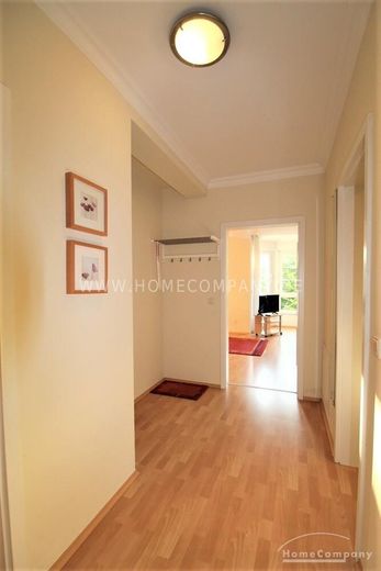 1872024 HomeCompany Dresden सुसज्जित/Furnished प्यार से सजाया गया 2-कमरों वाला अपार्टमेंट, केंद्र के पास! लिफ्ट और बालकनी, अधिकतम 3 व्यक्ति – 09601431826d366f446410c5b103f7f1f02f38a2.jpg