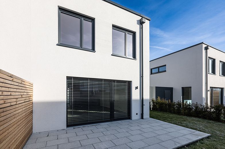 Stilvolle Neubau-DHH / Jetzt letzte Einheit sichern – Garten