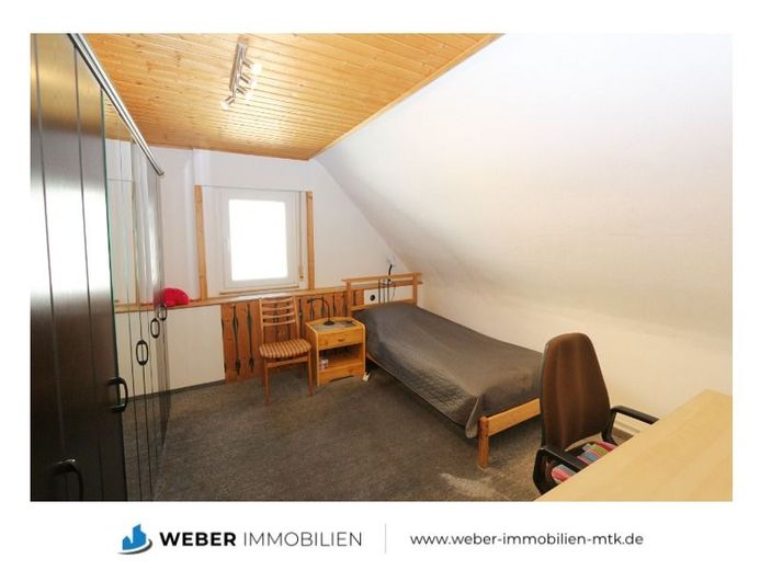 ++ ZWEI Häuser + EIN Preis +  Garten + DOPPEL-Garage + sofort FREI ++ – Zimmer 3 im DG Vorderhaus