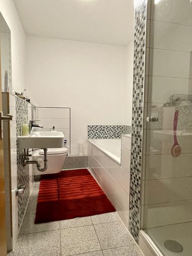Modernes Badezimmer 