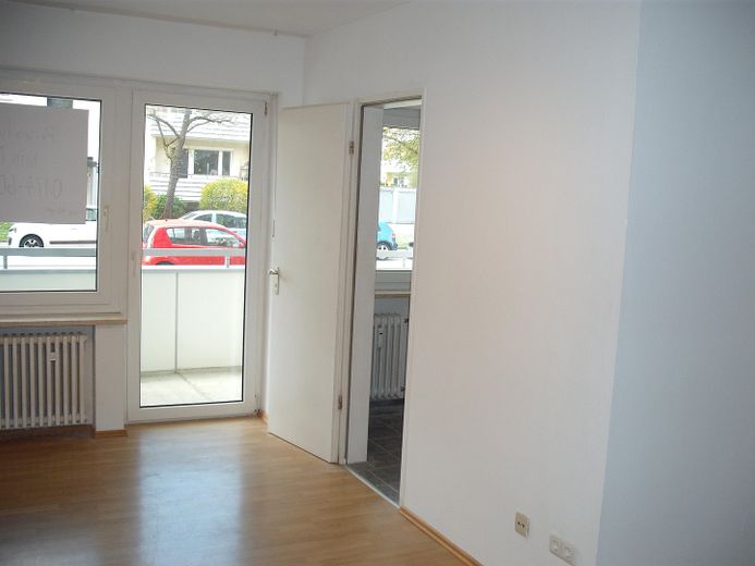 Leerstehende gepflegte Wohnung zu verkaufen – Wohnzimmer