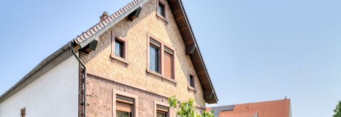 Attraktives 2-Familienhaus mitten in Blankenloch – Wohnen & Investieren!