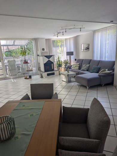 Detached house with approx. 198 m² living/useful area in Bochum-Stiepel, without commission – Wohn- und Essbereich