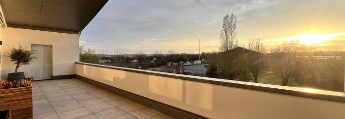 Exclusivo piso de 6 habitaciones con una suite principal, opción de refrigeración y dos grandes terrazas en la azotea – Ausblick Loggia
