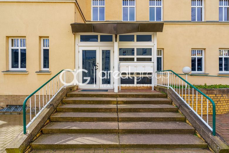 Haupteingang Gewerbe