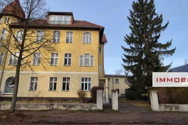 IMMOBERLIN.DE - Charming period apartment with an atmospheric gallery in a quiet location