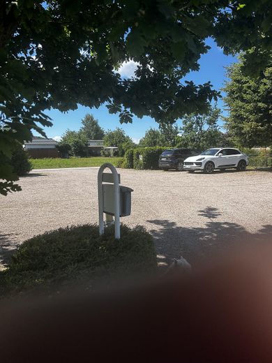Maritimes Paradies unter Reet auf der Insel Usedom – Parkplatz