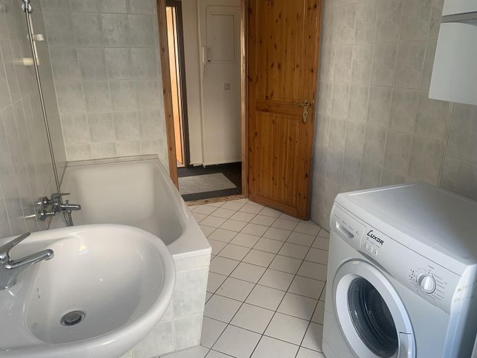 37,5 qm Altbau-Charme in schöner, ruhiger, aber noch zentraler Lage – Badezimmer