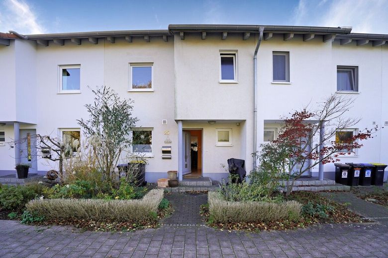 Sofort verfügbar: Gut geschnittenes Reihenmittelhaus in Langenhagen - Kaltenweide zu verkaufen! – Frontansicht