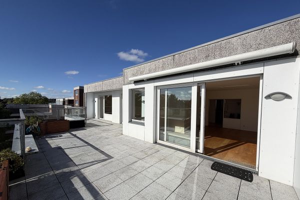 Penthousewoning met groot dakterras en nabij de Förde van particulier