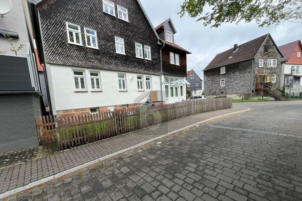 STARKES INVESTMENT IN WACHSTUMORIENTIERTER LAGE