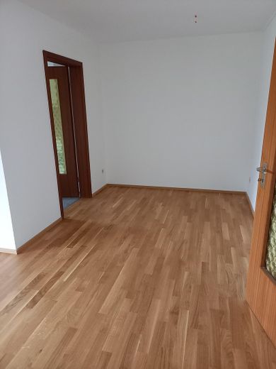 Wohnzimmer mit Zugang zur Küch